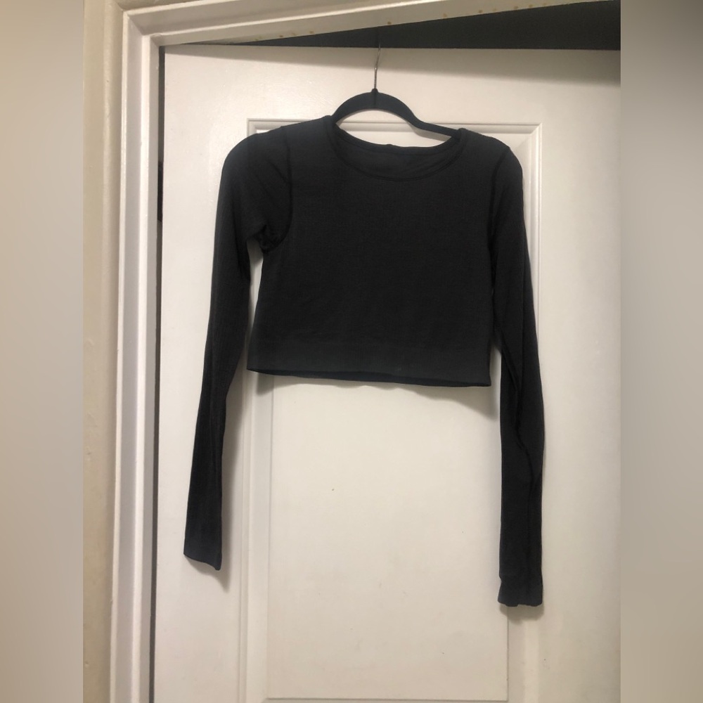 lululemon athletica Gray Long-Sleeve Cropped Crew Top Size 8 With Pad